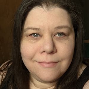 Hi, I'm Shannon! Thanks for stopping by my closet!